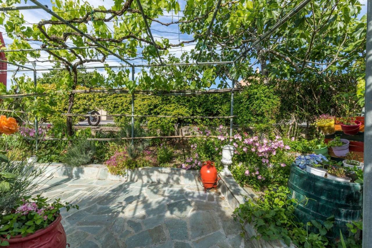 Malotu Resort Sinarádes Dış mekan fotoğraf