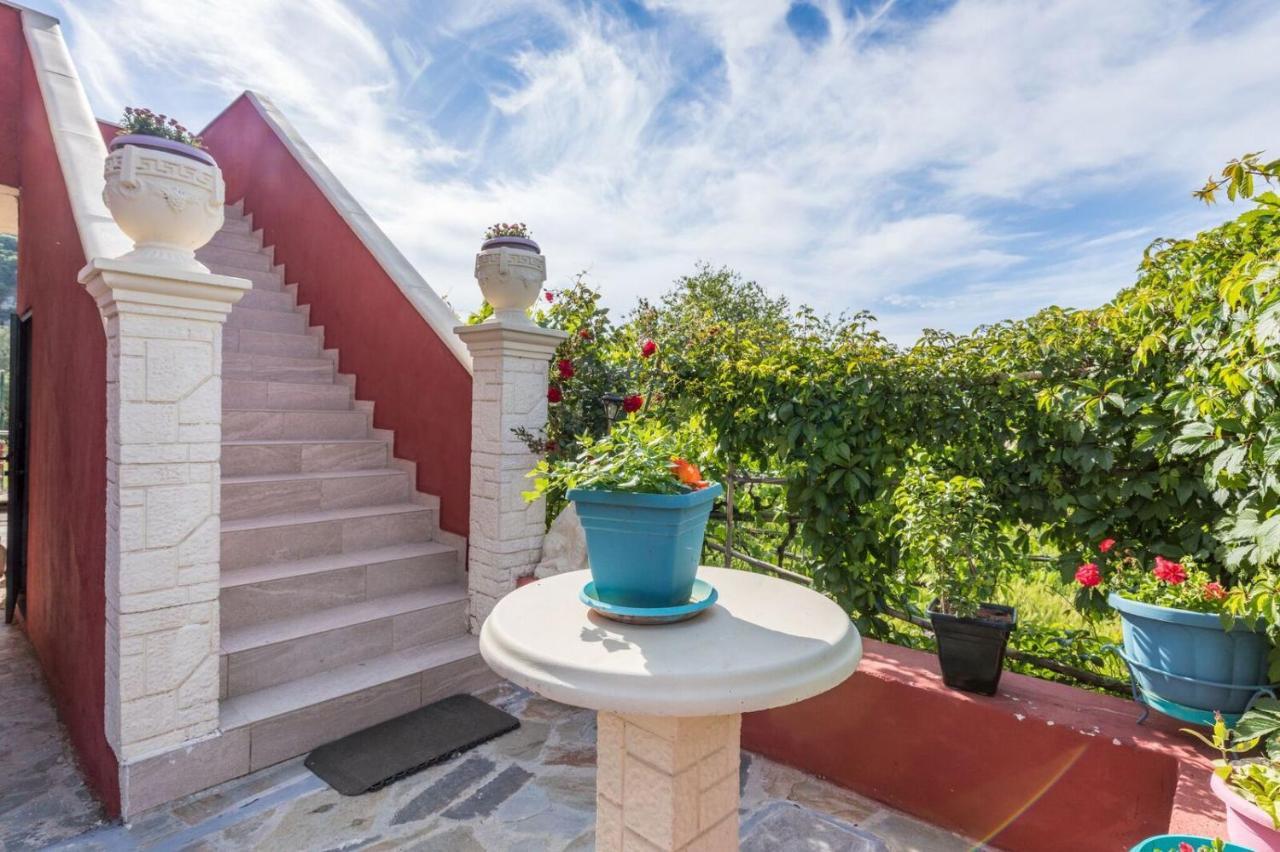 Malotu Resort Sinarádes Dış mekan fotoğraf